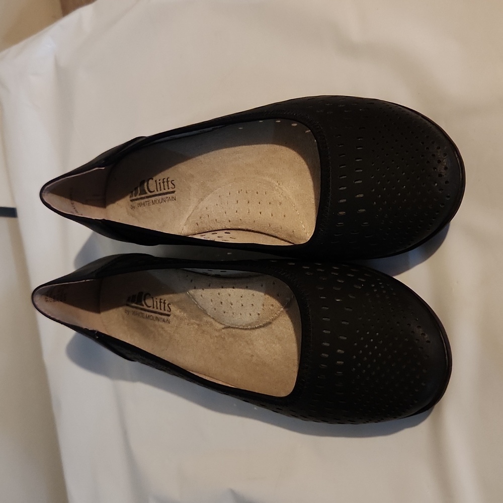 Cliffs black size. 9 medium good condition.